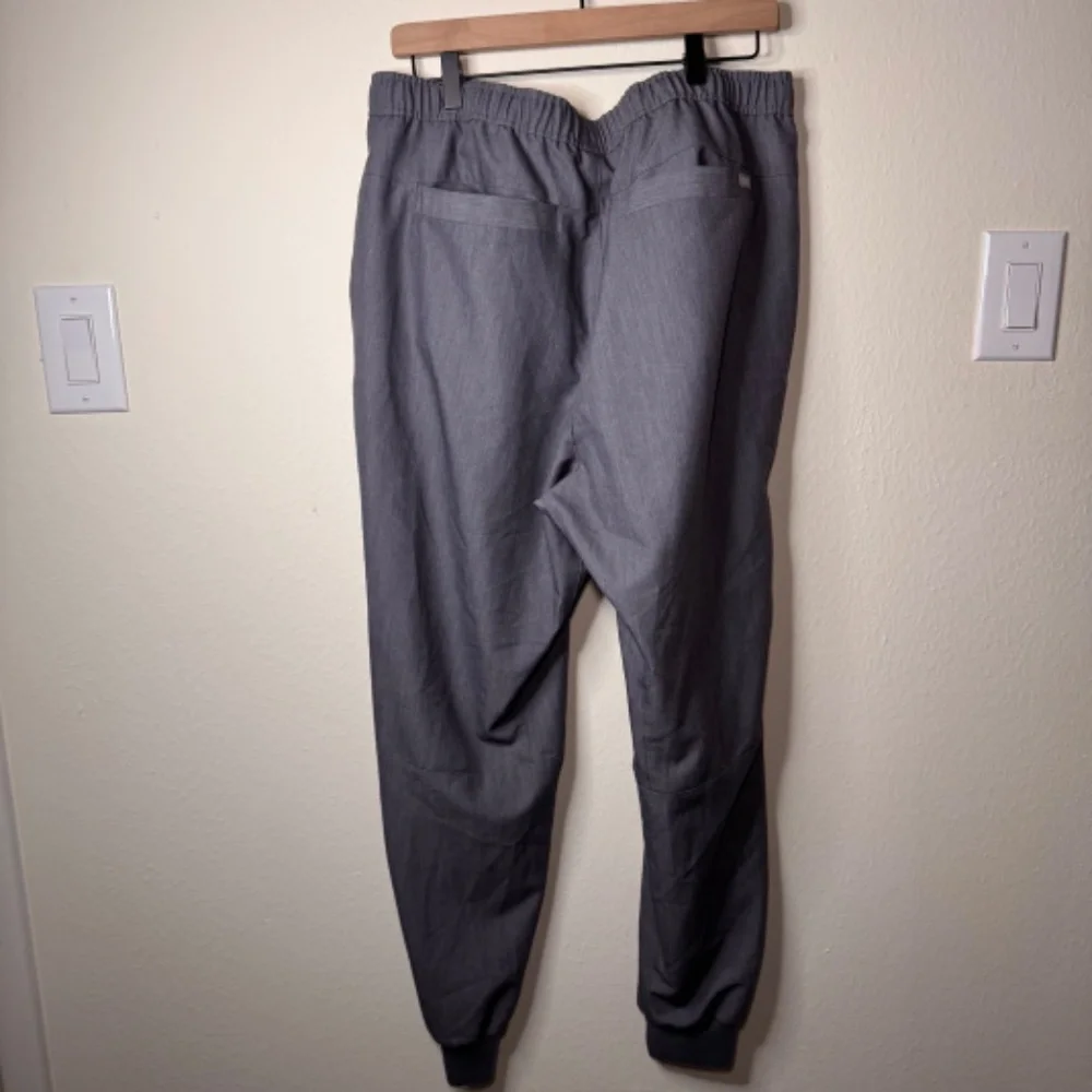 FIGS Tansen Jogger Scrub Pants Men's XL Grey Medical Workwear Comfort